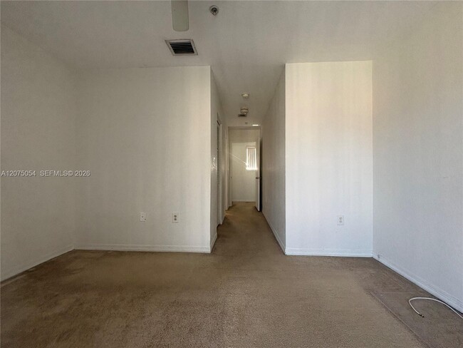 Building Photo - 2064 NE 167th St