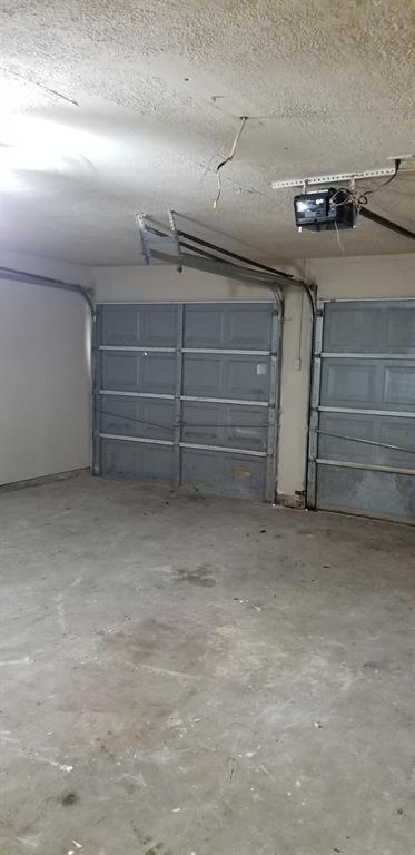 Building Photo - 24506 Cottonwood Cove Ln