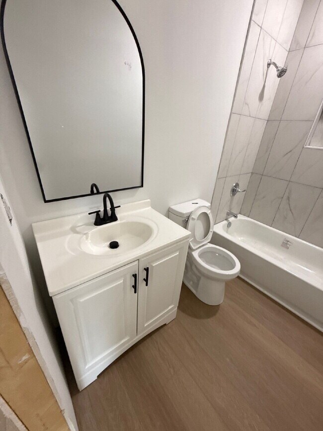 Building Photo - Fully Renovated Spacious 3BR in South Memphis – Section 8 Welcome