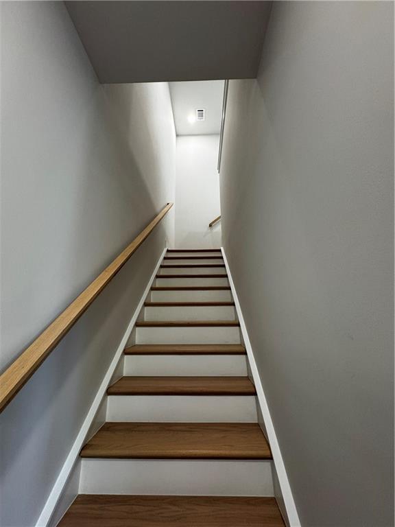 Building Photo - 2617 Camphor Xing