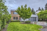 Building Photo - Spectacular 5-Bedroom Seattle Home in Pine...