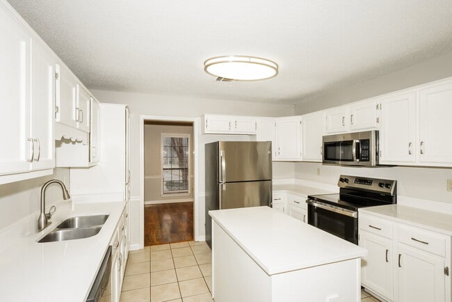 Building Photo - 3780 Westridge Cove