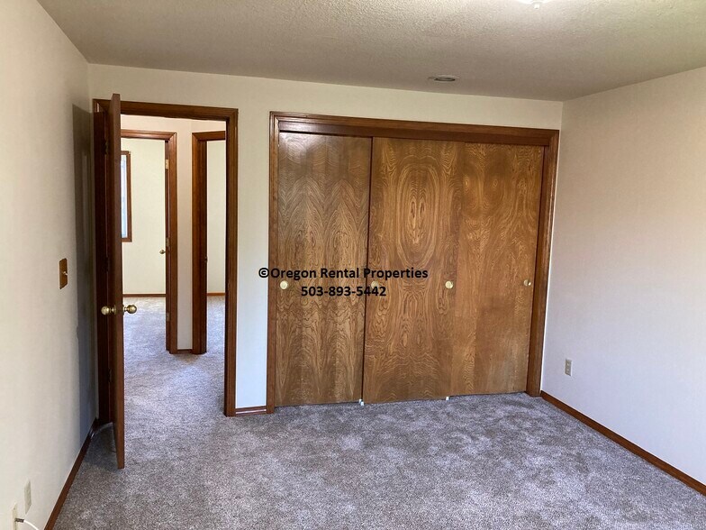 Building Photo - 2511 NE 161st Ave