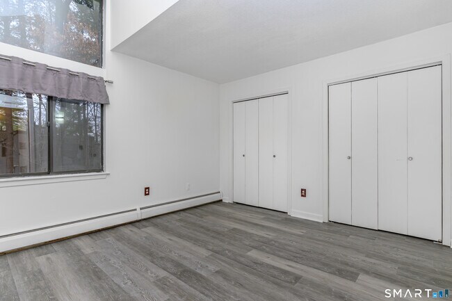 Building Photo - 5 Staunton Ct