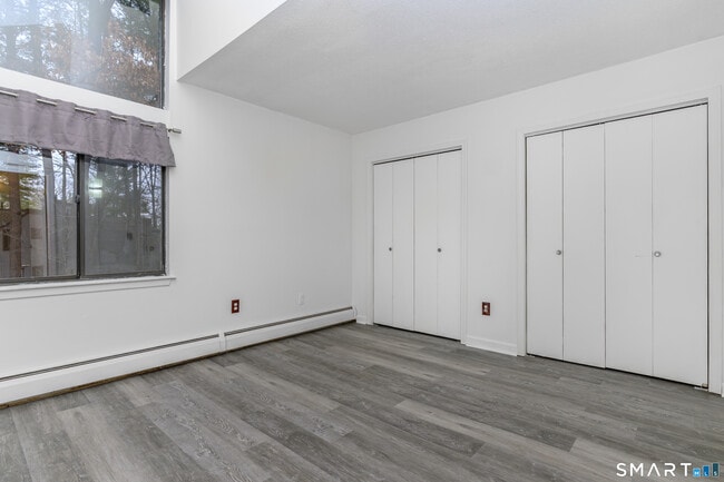 Building Photo - 5 Talcott Forest Rd