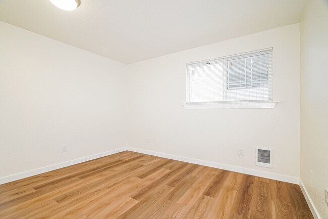 Building Photo - Welcome to Fairway Apartments  – Where Qui...