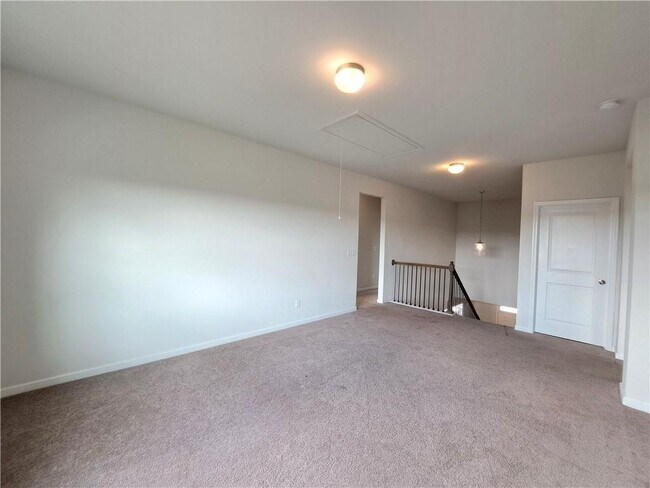 Building Photo - 3329 Long Creek Dr