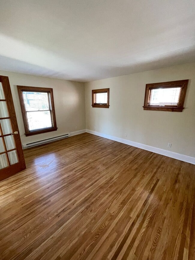 Building Photo - Available Sept 3! - Beautiful 4 Bed 3 Bath