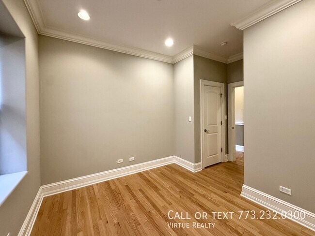 Building Photo - 5528 S Indiana Ave