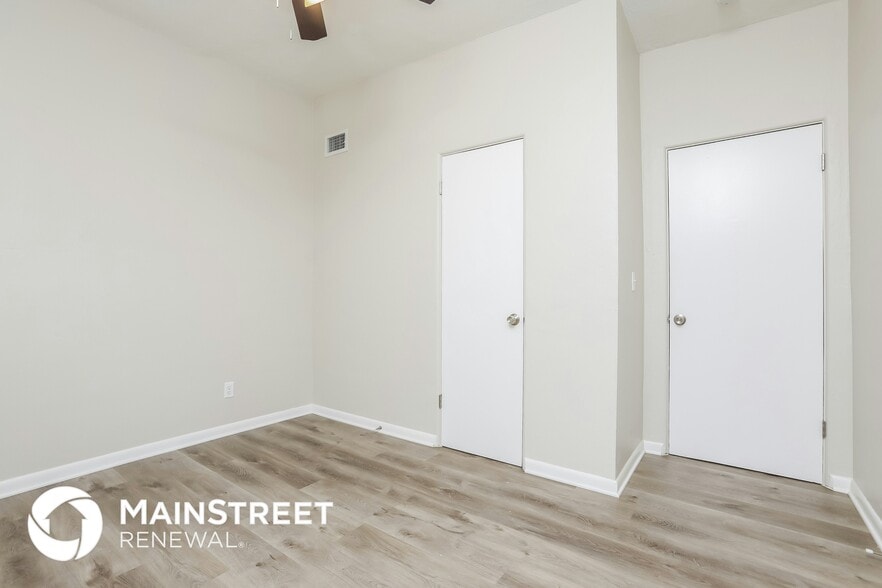 Building Photo - 5730 Oleander Dr