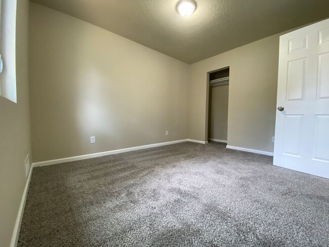 Building Photo - Remodeled 4 Bedroom 3 bath Home