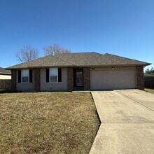 Building Photo - 3 bedroom 2 bath home in Willard School District