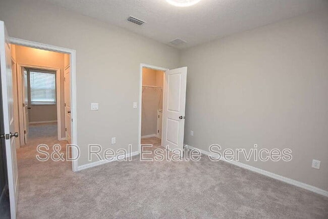 Building Photo - 6728 Great Bear Dr