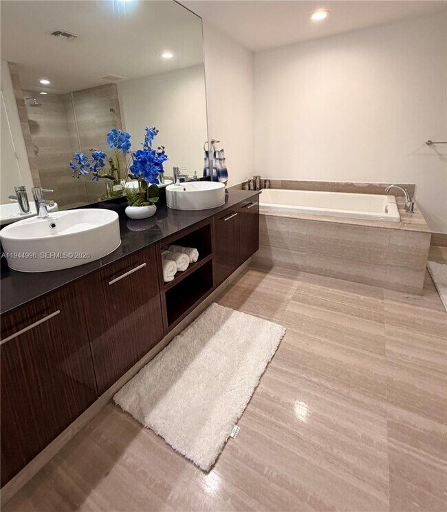 Building Photo - 3951 S Ocean Dr