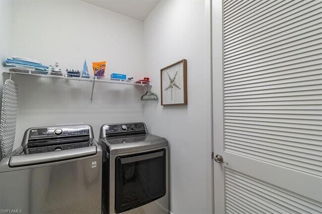 Building Photo - 13021 Pembroke Dr