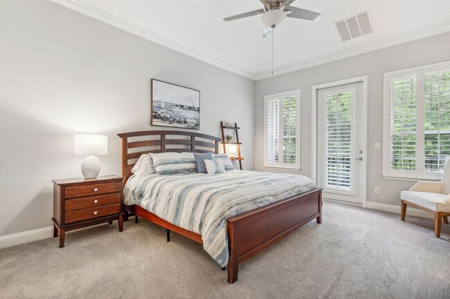Building Photo - 95217 Summerwoods Cir