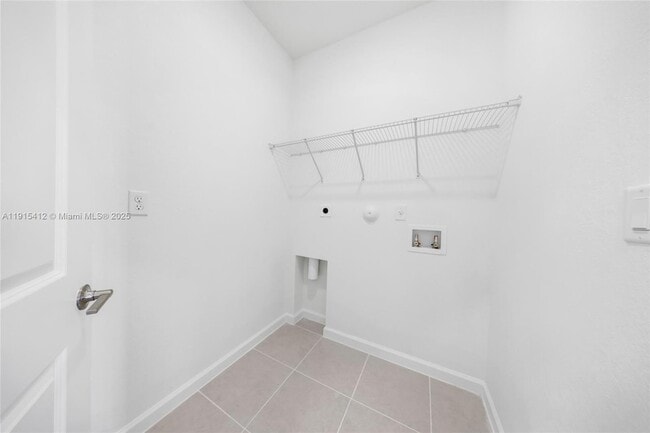 Building Photo - 2448 SE 27th Terrace