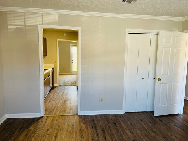 Building Photo - Welcome to Smyrna! Prime location, newly renovated, private fenced backyard, must see!