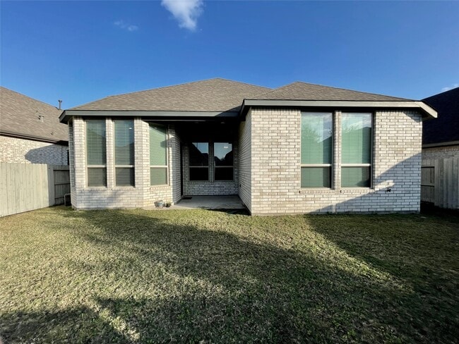 Building Photo - 4334 Hemlock Grove Ln