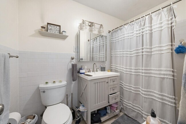 Building Photo - 322 Garden St