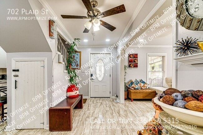 Building Photo - 702 Plaid St