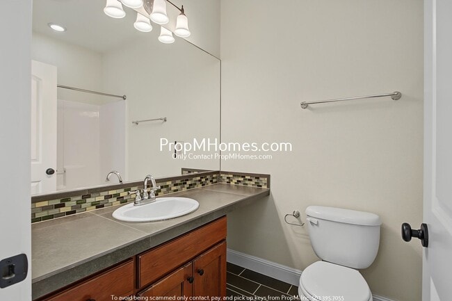 Building Photo - Beautiful Two Bedroom Townhouse In Humboldt - End Unit!