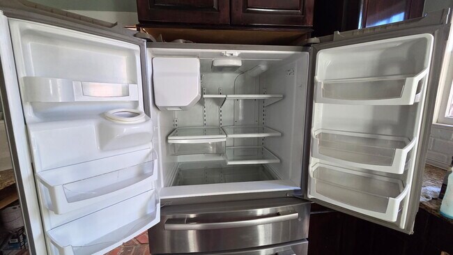 Building Photo - 159 Lister St