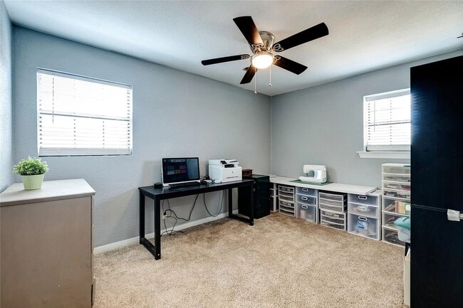 Building Photo - South-side 3 bed 1.5 bath