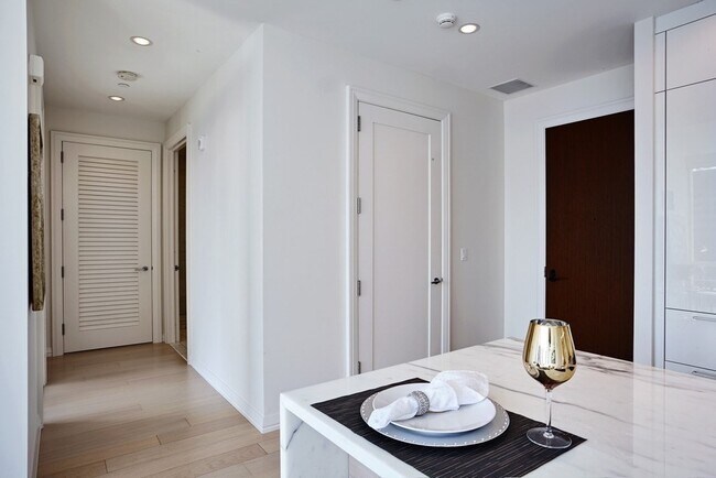 Building Photo - 1 Franklin St