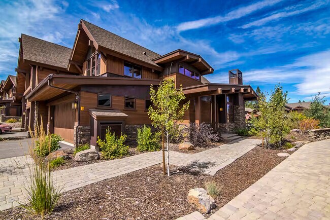 Building Photo - 10116 Sagebrush Ct