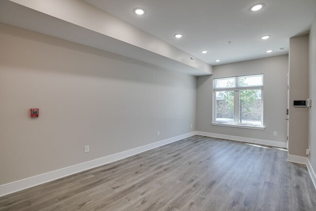 Building Photo - 2017 N College Ave