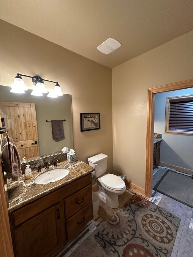 Building Photo - 11913 Snowpeak Way