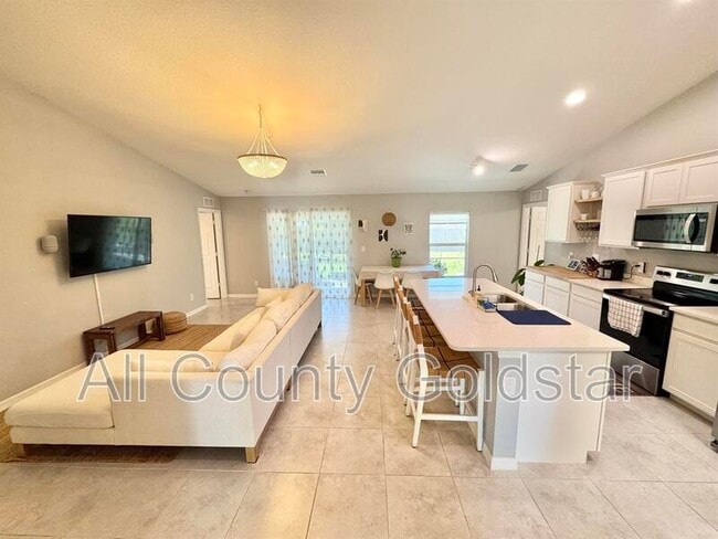 Building Photo - 11373 Visby Ave