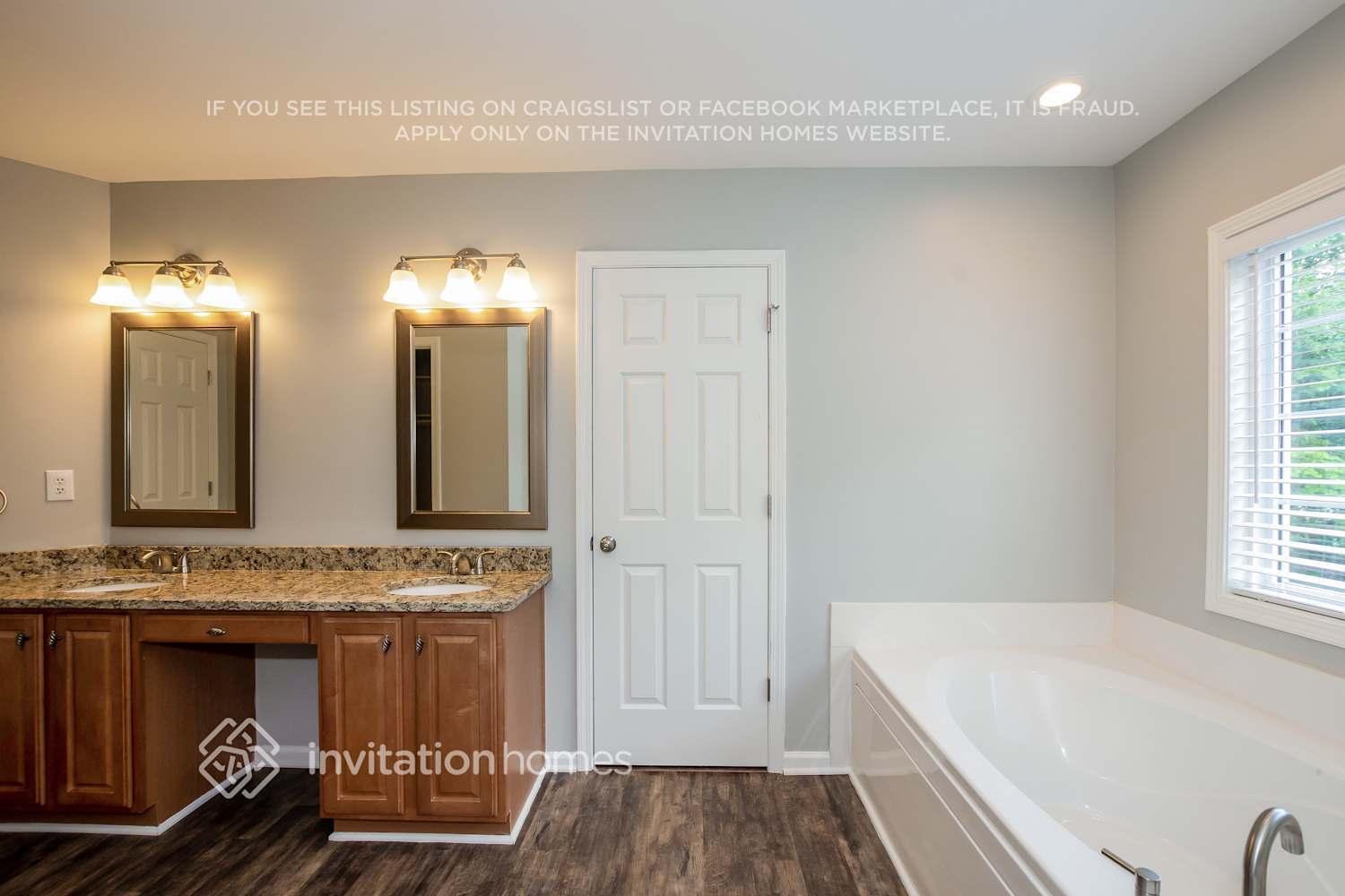 Building Photo - 17136 Knoxwood Dr