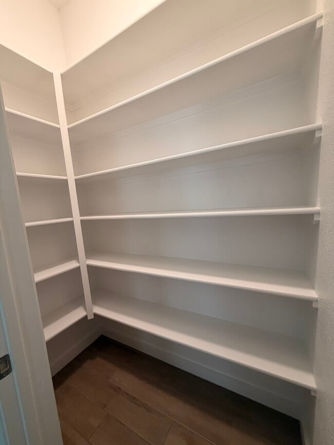 Building Photo - 1206 Burgandy Dr