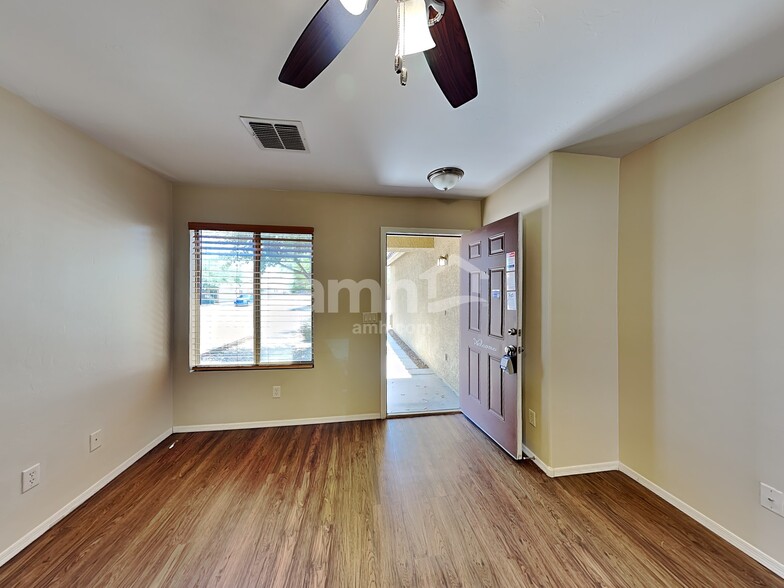 Building Photo - 742 W Emerald Key Dr