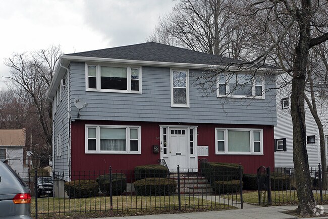 Primary Photo - 578 Adams St