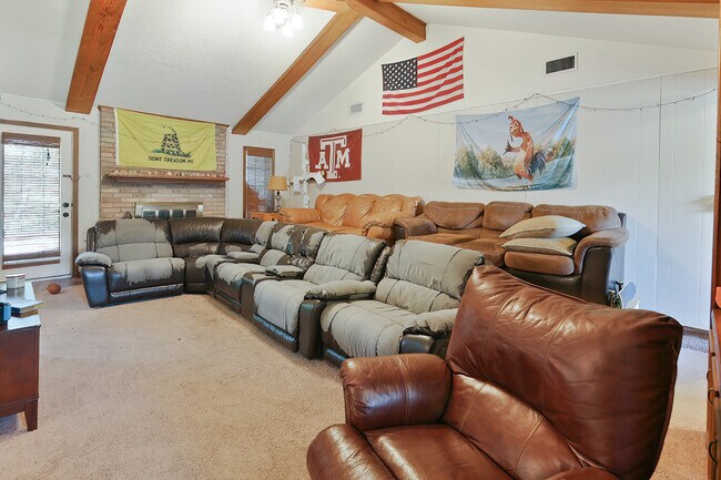 Building Photo - 1406 Angelina Cir