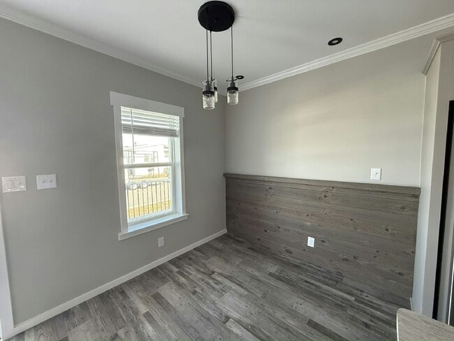 Building Photo - 3618 Vine Trl