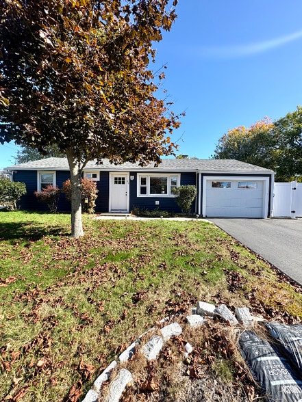 Primary Photo - 64 Kelwyn Dr