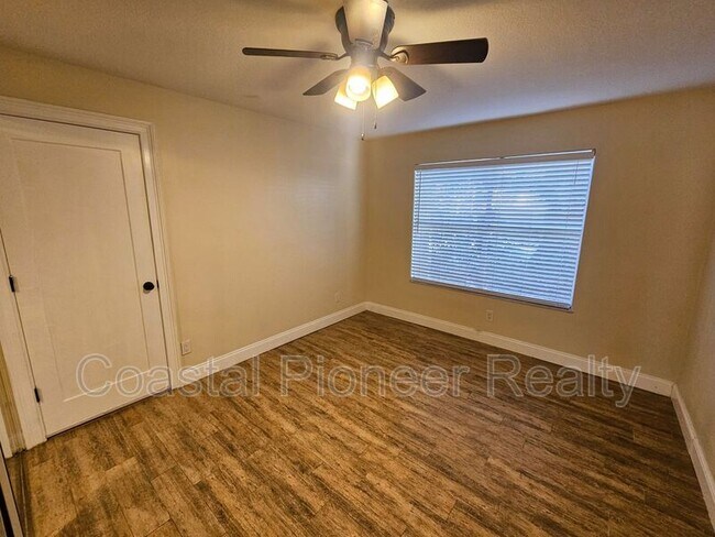 Building Photo - 14504 Brambie Ct