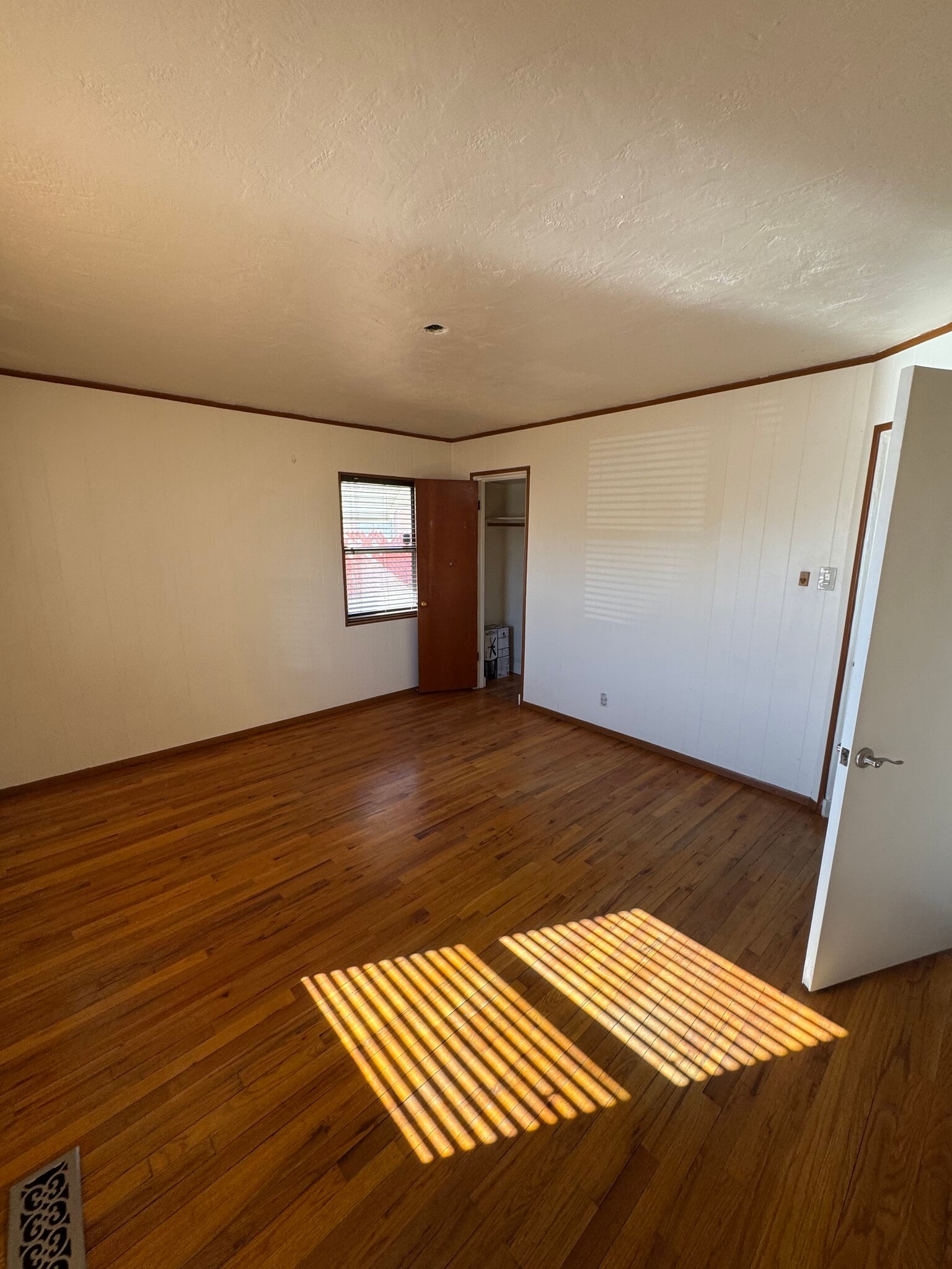 Building Photo - 2113 Madeira Dr NE