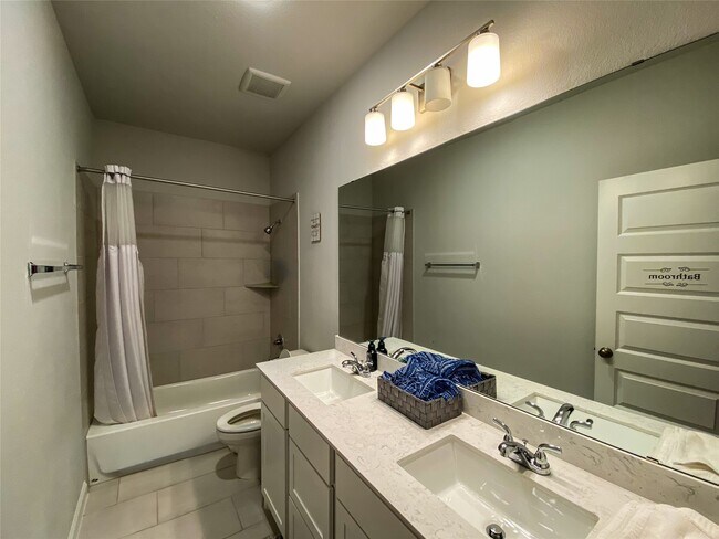 Building Photo - 2122 Alabaster Est Dr
