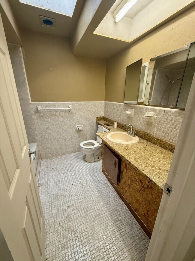 Building Photo - ROYAL OAK TOWNHOUSE