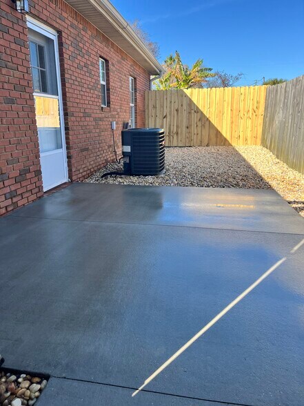 Building Photo - 6214 E Azalea Ave