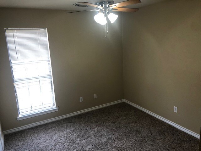 Building Photo - 1012 N Brents Ave