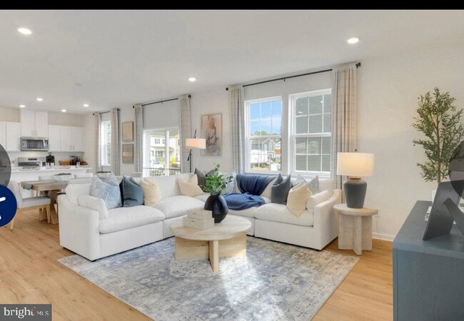 Building Photo - 123 Malibu Dr