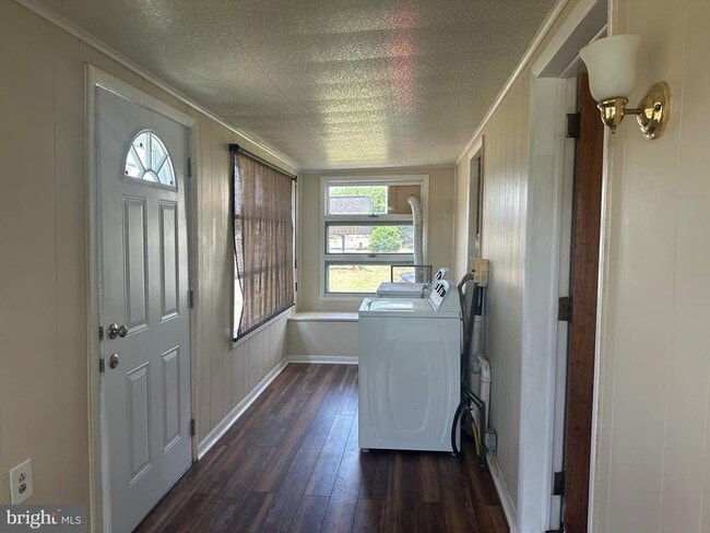 Building Photo - 316 Delsea Dr