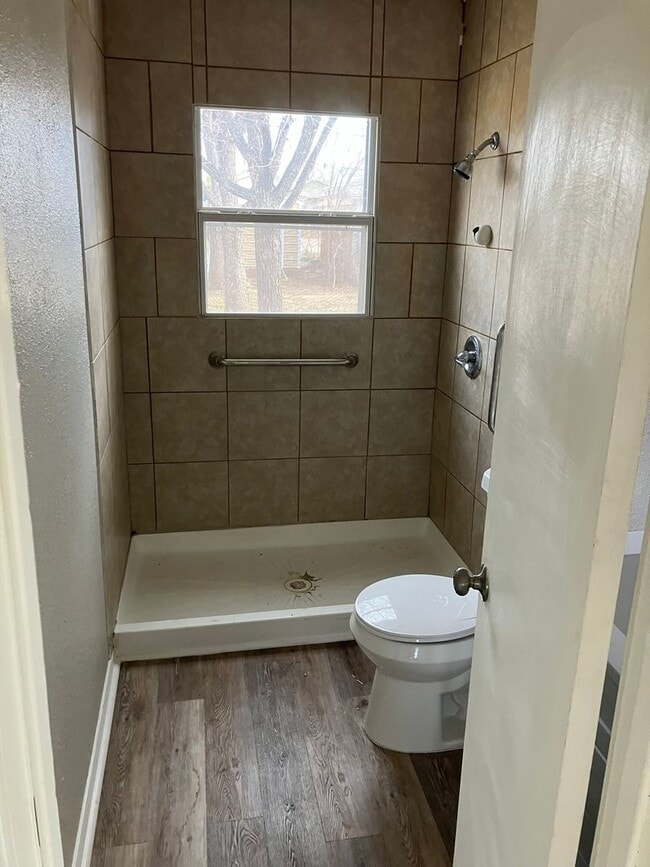 Building Photo - Beautifully Updated 2 Bedroom Home!