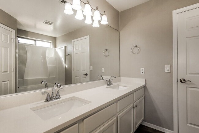 Building Photo - 13833 W Keim Dr